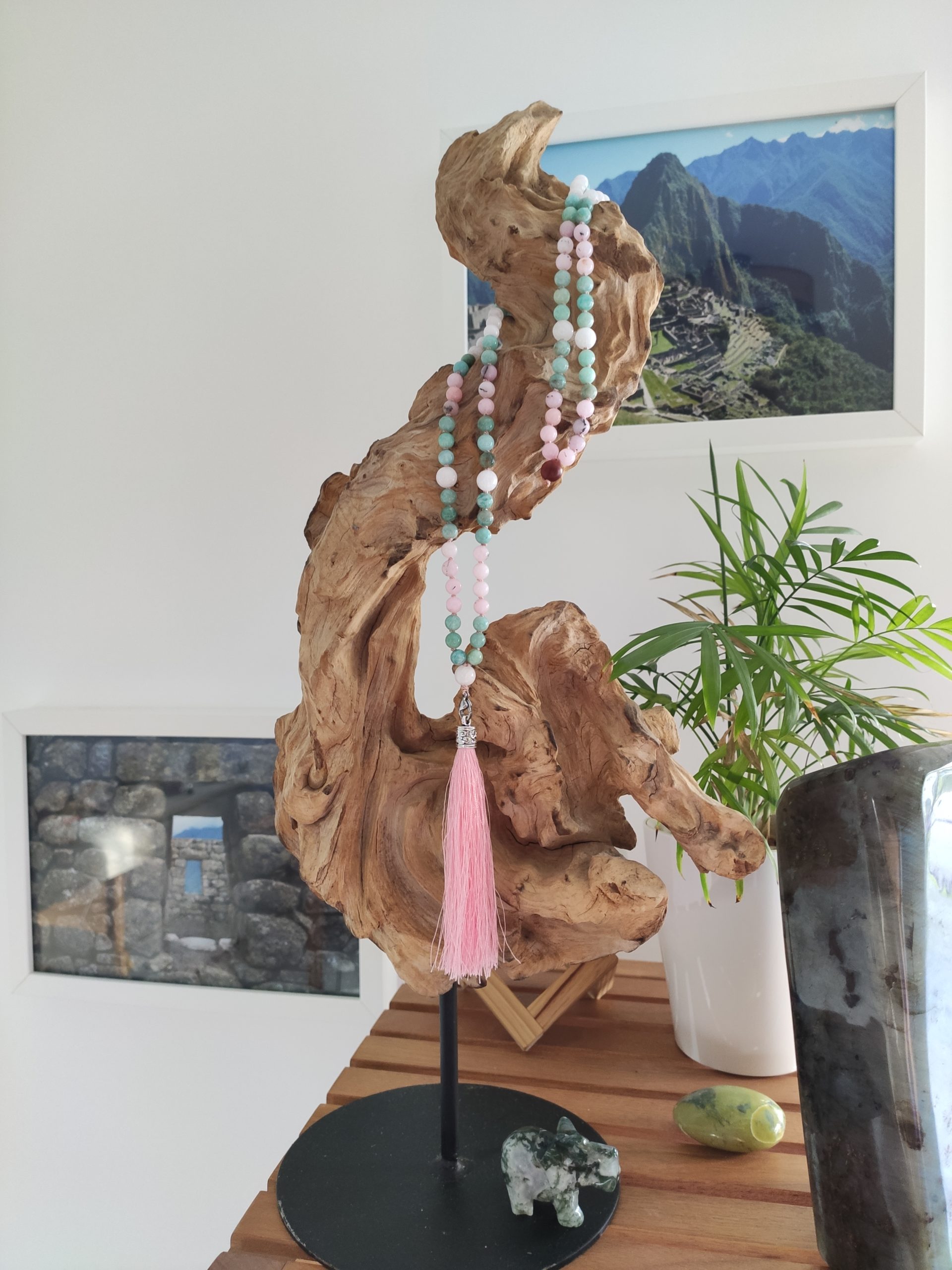 Fontenilles, Toulouse, L'Isle jourdain, Gers, Haute Garonne, souffle zen, bijoux zen, création personnalisée, Bague, Boucle d'oreille, Bracelet, Talisman, Collier, Suspension énergétique, Pendentif, Pierre fine, Pierre naturelle, Création énergétique, Marseille, Lille, Nantes, Bordeaux, Lyon, Nice, Montpellier, Strasbourg, Paris