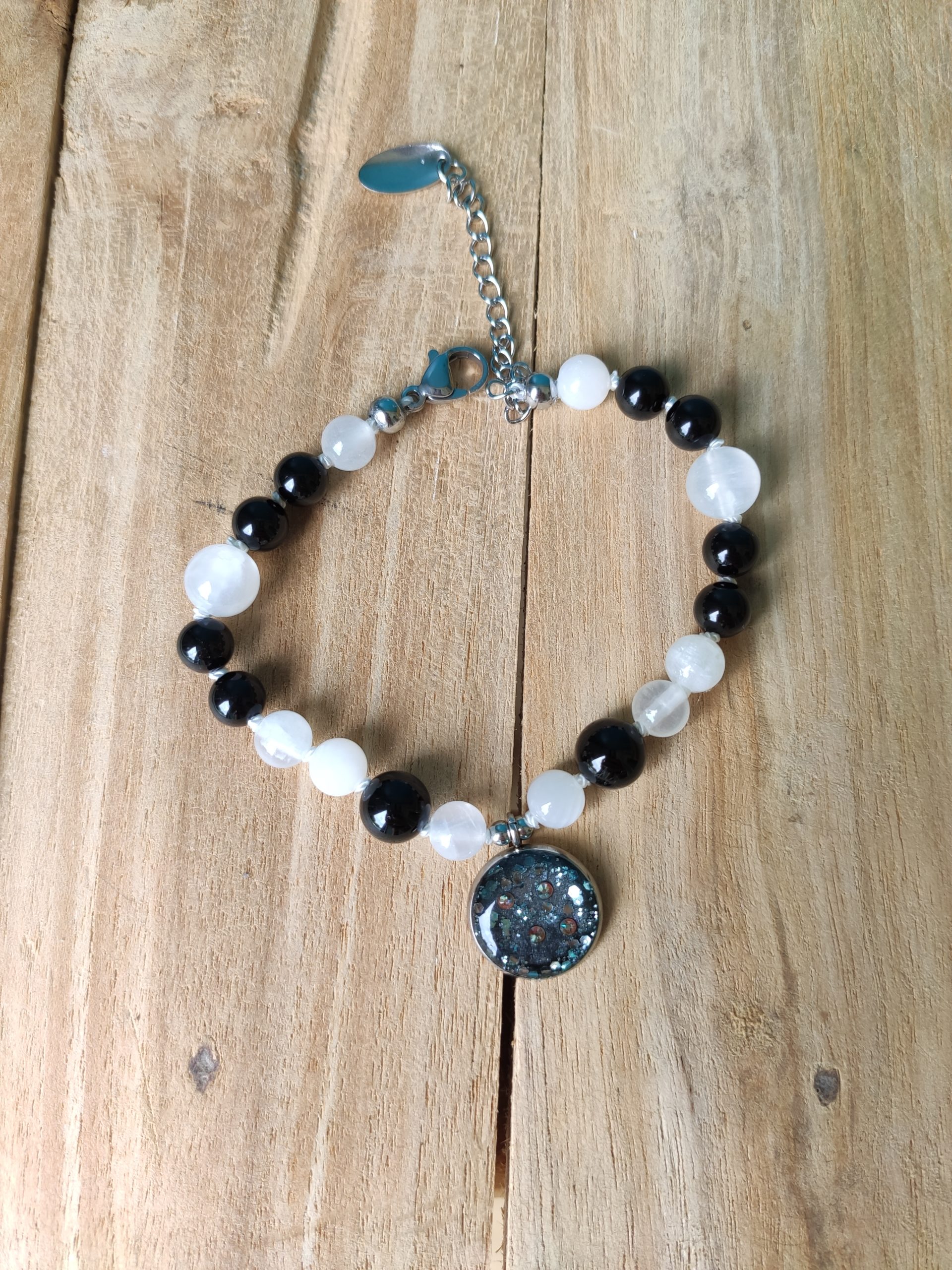 Fontenilles, Toulouse, L'Isle jourdain, Gers, Haute Garonne, souffle zen, bijoux zen, création personnalisée, Bague, Boucle d'oreille, Bracelet, Talisman, Collier, Suspension énergétique, Pendentif, Pierre fine, Pierre naturelle, Création énergétique, Marseille, Lille, Nantes, Bordeaux, Lyon, Nice, Montpellier, Strasbourg, Paris