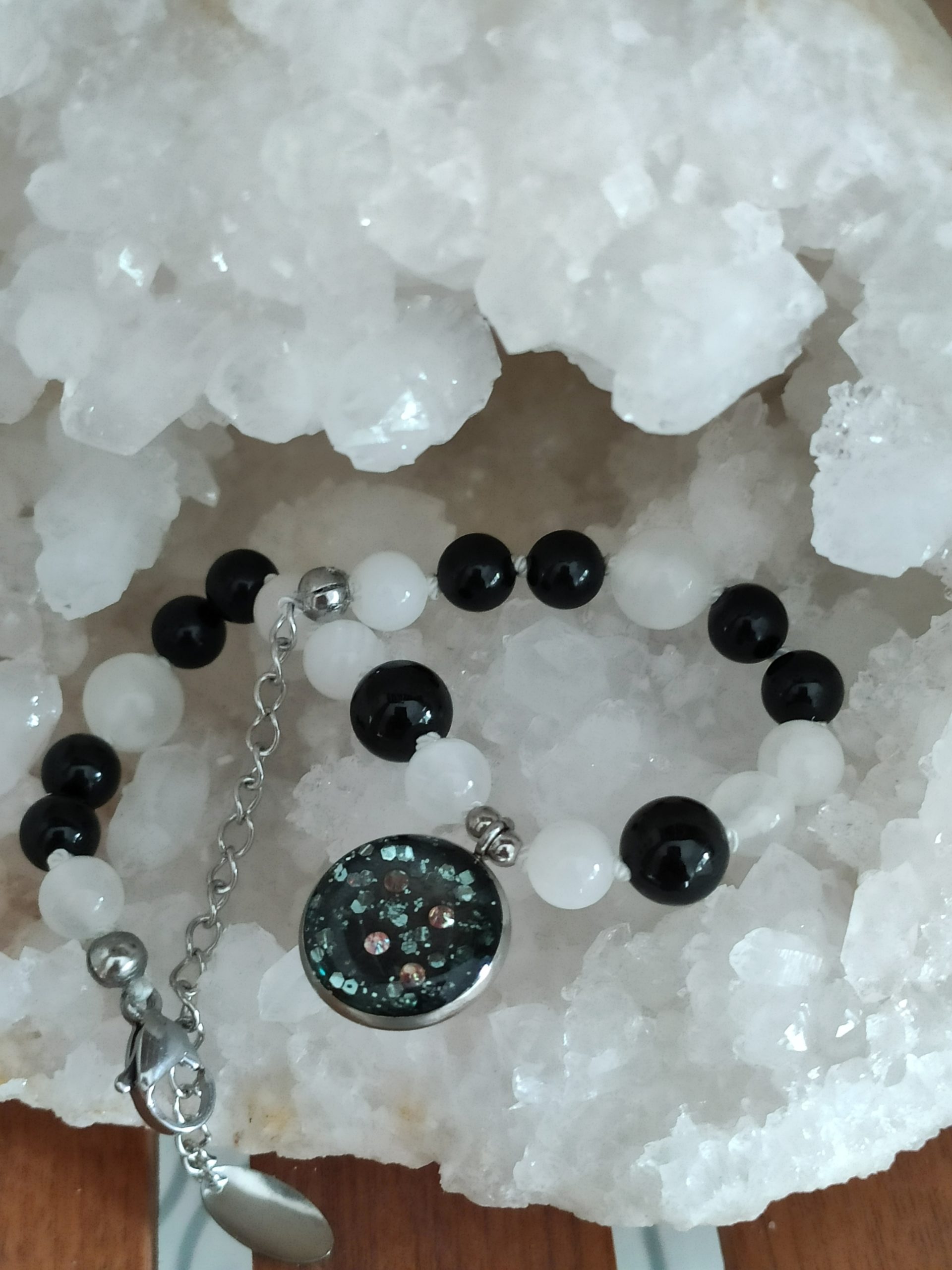 Fontenilles, Toulouse, L'Isle jourdain, Gers, Haute Garonne, souffle zen, bijoux zen, création personnalisée, Bague, Boucle d'oreille, Bracelet, Talisman, Collier, Suspension énergétique, Pendentif, Pierre fine, Pierre naturelle, Création énergétique, Marseille, Lille, Nantes, Bordeaux, Lyon, Nice, Montpellier, Strasbourg, Paris