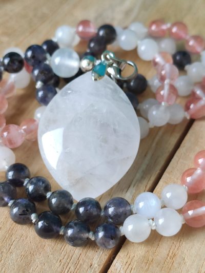 Fontenilles, Toulouse, L'Isle jourdain, Gers, Haute Garonne, souffle zen, bijoux zen, création personnalisée, Bague, Boucle d'oreille, Bracelet, Talisman, Collier, Suspension énergétique, Pendentif, Pierre fine, Pierre naturelle, Création énergétique, Marseille, Lille, Nantes, Bordeaux, Lyon, Nice, Montpellier, Strasbourg, Paris