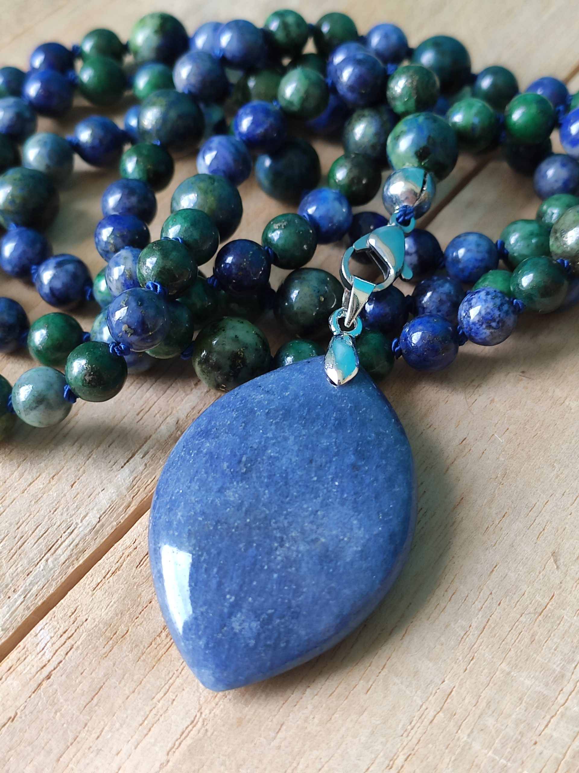 Fontenilles, Toulouse, L'Isle jourdain, Gers, Haute Garonne, souffle zen, bijoux zen, création personnalisée, Bague, Boucle d'oreille, Bracelet, Talisman, Collier, Suspension énergétique, Pendentif, Pierre fine, Pierre naturelle, Création énergétique, Marseille, Lille, Nantes, Bordeaux, Lyon, Nice, Montpellier, Strasbourg, Paris