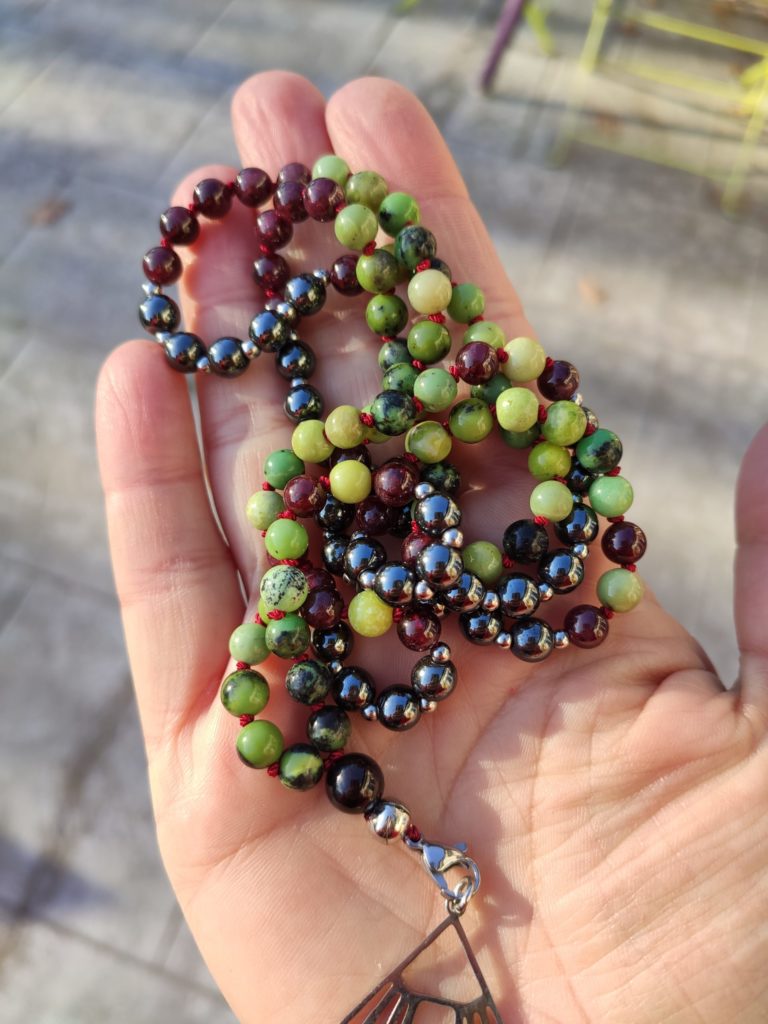 Fontenilles, Toulouse, L'Isle jourdain, Gers, Haute Garonne, souffle zen, bijoux zen, création personnalisée, Bague, Boucle d'oreille, Bracelet, Talisman, Collier, Suspension énergétique, Pendentif, Pierre fine, Pierre naturelle, Création énergétique, Marseille, Lille, Nantes, Bordeaux, Lyon, Nice, Montpellier, Strasbourg, Paris