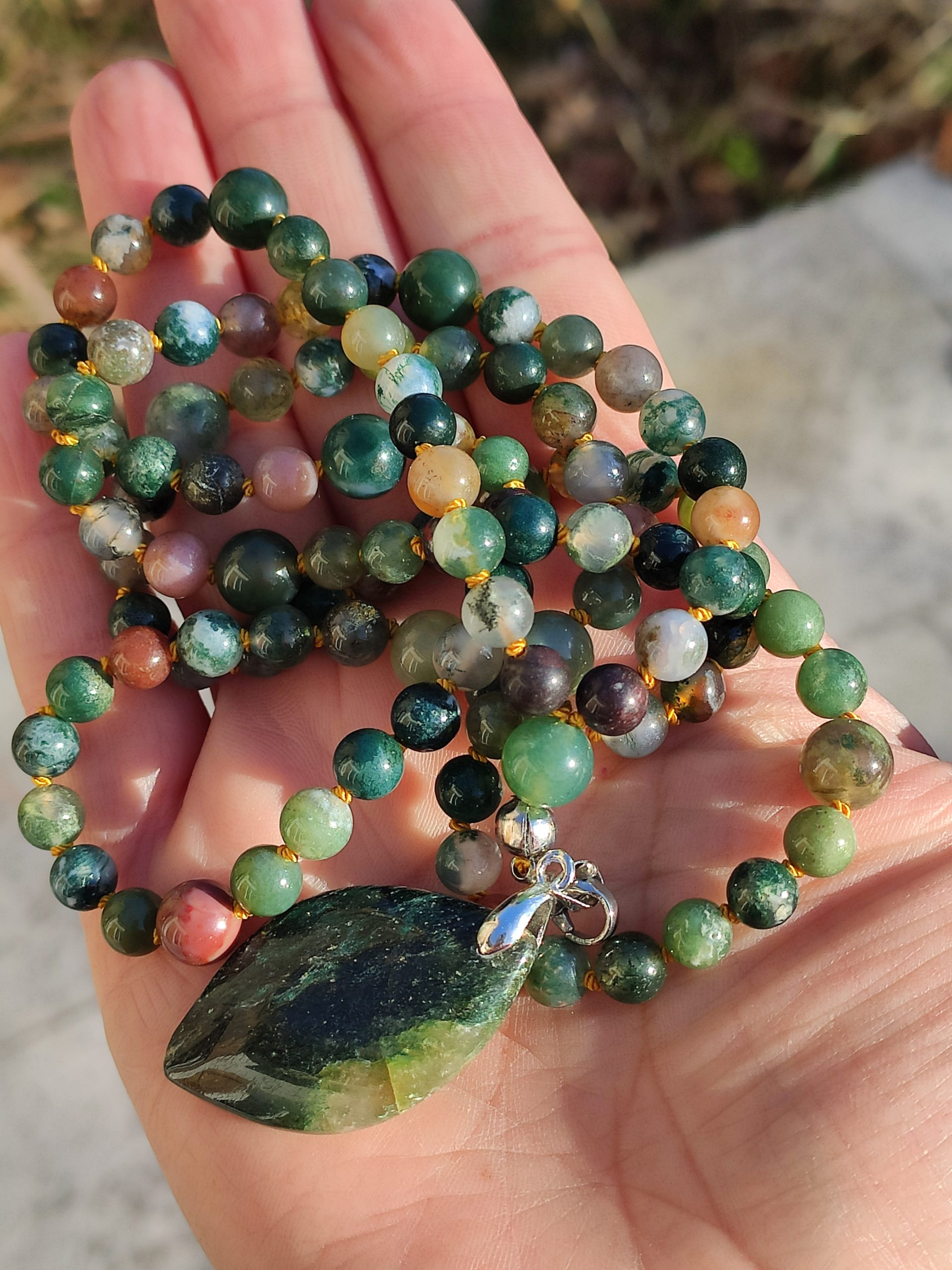 Fontenilles, Toulouse, L'Isle jourdain, Gers, Haute Garonne, souffle zen, bijoux zen, création personnalisée, Bague, Boucle d'oreille, Bracelet, Talisman, Collier, Suspension énergétique, Pendentif, Pierre fine, Pierre naturelle, Création énergétique, Marseille, Lille, Nantes, Bordeaux, Lyon, Nice, Montpellier, Strasbourg, Paris