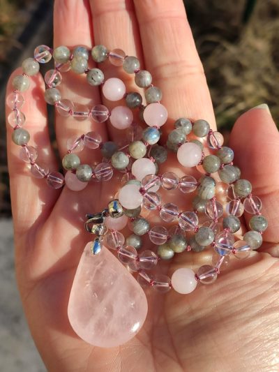 Fontenilles, Toulouse, L'Isle jourdain, Gers, Haute Garonne, souffle zen, bijoux zen, création personnalisée, Bague, Boucle d'oreille, Bracelet, Talisman, Collier, Suspension énergétique, Pendentif, Pierre fine, Pierre naturelle, Création énergétique, Marseille, Lille, Nantes, Bordeaux, Lyon, Nice, Montpellier, Strasbourg, Paris