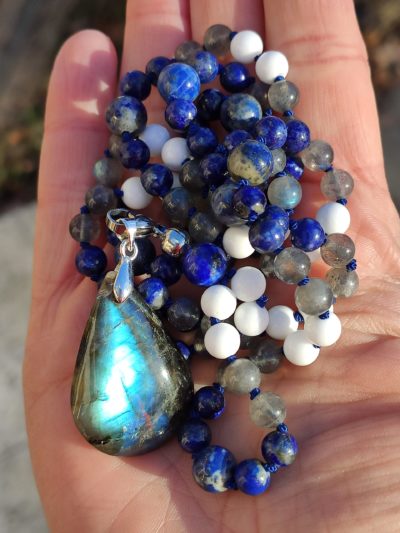 Fontenilles, Toulouse, L'Isle jourdain, Gers, Haute Garonne, souffle zen, bijoux zen, création personnalisée, Bague, Boucle d'oreille, Bracelet, Talisman, Collier, Suspension énergétique, Pendentif, Pierre fine, Pierre naturelle, Création énergétique, Marseille, Lille, Nantes, Bordeaux, Lyon, Nice, Montpellier, Strasbourg, Paris