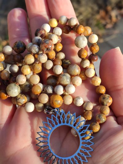 Fontenilles, Toulouse, L'Isle jourdain, Gers, Haute Garonne, souffle zen, bijoux zen, création personnalisée, Bague, Boucle d'oreille, Bracelet, Talisman, Collier, Suspension énergétique, Pendentif, Pierre fine, Pierre naturelle, Création énergétique, Marseille, Lille, Nantes, Bordeaux, Lyon, Nice, Montpellier, Strasbourg, Paris