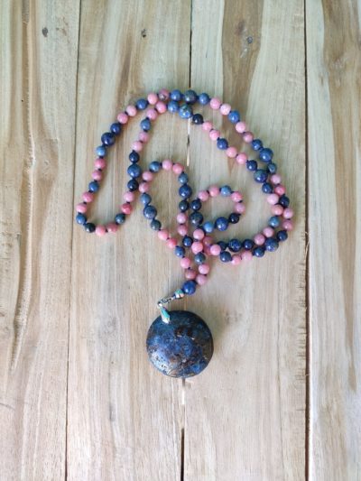 Fontenilles, Toulouse, L'Isle jourdain, Gers, Haute Garonne, souffle zen, bijoux zen, création personnalisée, Bague, Boucle d'oreille, Bracelet, Talisman, Collier, Suspension énergétique, Pendentif, Pierre fine, Pierre naturelle, Création énergétique, Marseille, Lille, Nantes, Bordeaux, Lyon, Nice, Montpellier, Strasbourg, Paris