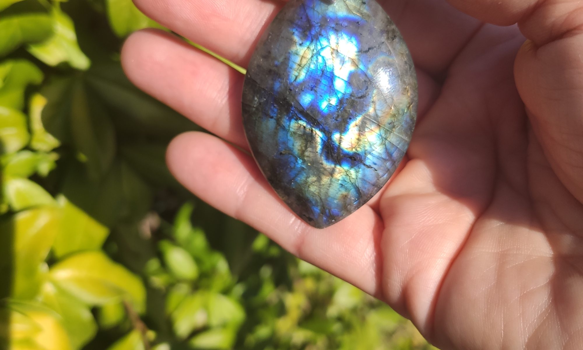 Grande Labradorite Marquise 2