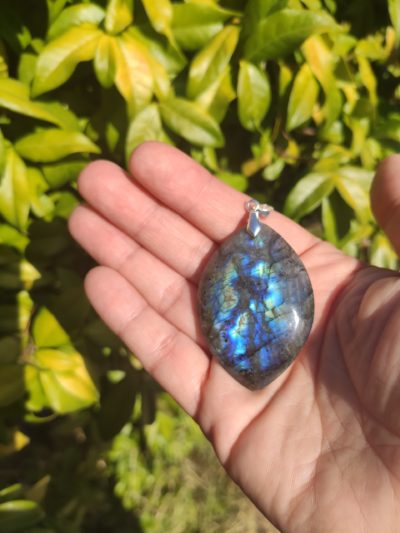 Fontenilles, Toulouse, L'Isle jourdain, Gers, Haute Garonne, souffle zen, bijoux zen, création personnalisée, Bague, Boucle d'oreille, Bracelet, Talisman, Collier, Suspension énergétique, Pendentif, Pierre fine, Pierre naturelle, Création énergétique, Marseille, Lille, Nantes, Bordeaux, Lyon, Nice, Montpellier, Strasbourg, Paris