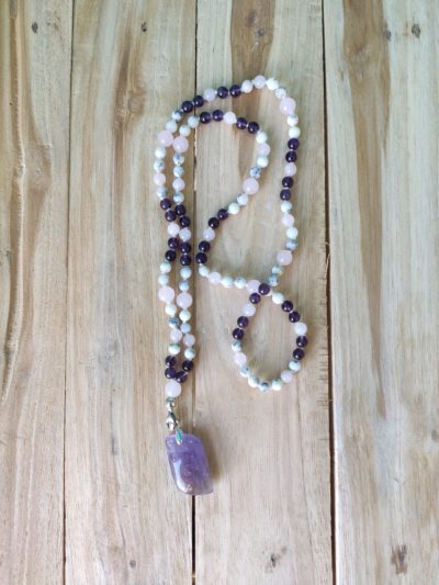 Fontenilles, Toulouse, L'Isle jourdain, Gers, Haute Garonne, souffle zen, bijoux zen, création personnalisée, Bague, Boucle d'oreille, Bracelet, Talisman, Collier, Suspension énergétique, Pendentif, Pierre fine, Pierre naturelle, Création énergétique, Marseille, Lille, Nantes, Bordeaux, Lyon, Nice, Montpellier, Strasbourg, Paris