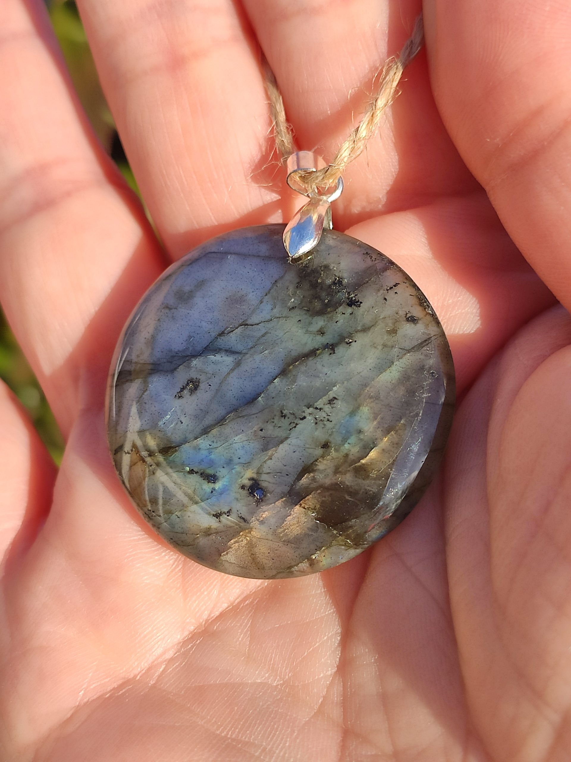 Fontenilles, Toulouse, L'Isle jourdain, Gers, Haute Garonne, souffle zen, bijoux zen, création personnalisée, Bague, Boucle d'oreille, Bracelet, Talisman, Collier, Suspension énergétique, Pendentif, Pierre fine, Pierre naturelle, Création énergétique, Marseille, Lille, Nantes, Bordeaux, Lyon, Nice, Montpellier, Strasbourg, Paris