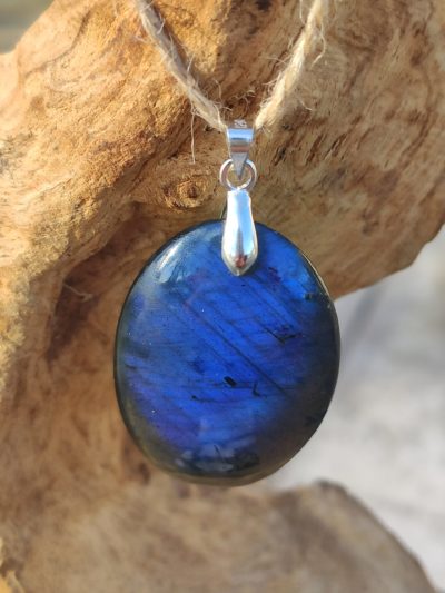 Fontenilles, Toulouse, L'Isle jourdain, Gers, Haute Garonne, souffle zen, bijoux zen, création personnalisée, Bague, Boucle d'oreille, Bracelet, Talisman, Collier, Suspension énergétique, Pendentif, Pierre fine, Pierre naturelle, Création énergétique, Marseille, Lille, Nantes, Bordeaux, Lyon, Nice, Montpellier, Strasbourg, Paris