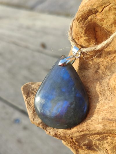 Fontenilles, Toulouse, L'Isle jourdain, Gers, Haute Garonne, souffle zen, bijoux zen, création personnalisée, Bague, Boucle d'oreille, Bracelet, Talisman, Collier, Suspension énergétique, Pendentif, Pierre fine, Pierre naturelle, Création énergétique, Marseille, Lille, Nantes, Bordeaux, Lyon, Nice, Montpellier, Strasbourg, Paris