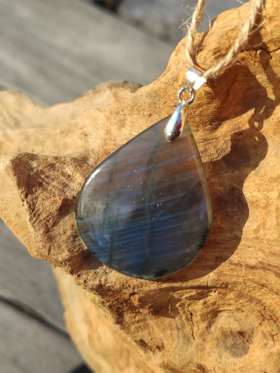 Fontenilles, Toulouse, L'Isle jourdain, Gers, Haute Garonne, souffle zen, bijoux zen, création personnalisée, Bague, Boucle d'oreille, Bracelet, Talisman, Collier, Suspension énergétique, Pendentif, Pierre fine, Pierre naturelle, Création énergétique, Marseille, Lille, Nantes, Bordeaux, Lyon, Nice, Montpellier, Strasbourg, Paris