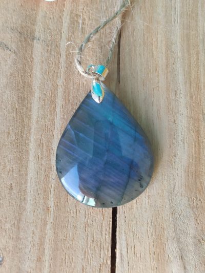 Fontenilles, Toulouse, L'Isle jourdain, Gers, Haute Garonne, souffle zen, bijoux zen, création personnalisée, Bague, Boucle d'oreille, Bracelet, Talisman, Collier, Suspension énergétique, Pendentif, Pierre fine, Pierre naturelle, Création énergétique, Marseille, Lille, Nantes, Bordeaux, Lyon, Nice, Montpellier, Strasbourg, Paris