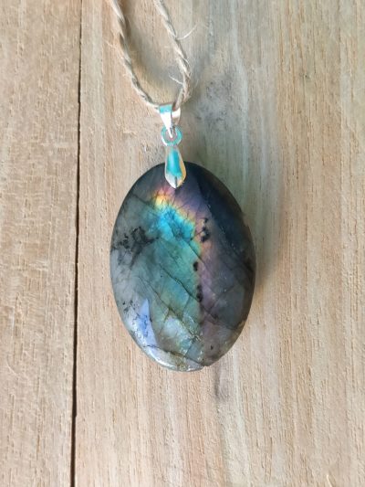 Fontenilles, Toulouse, L'Isle jourdain, Gers, Haute Garonne, souffle zen, bijoux zen, création personnalisée, Bague, Boucle d'oreille, Bracelet, Talisman, Collier, Suspension énergétique, Pendentif, Pierre fine, Pierre naturelle, Création énergétique, Marseille, Lille, Nantes, Bordeaux, Lyon, Nice, Montpellier, Strasbourg, Paris