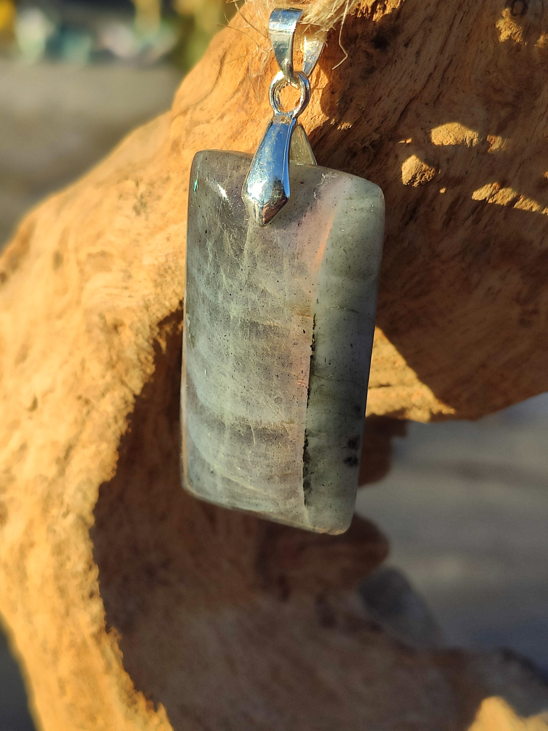 Fontenilles, Toulouse, L'Isle jourdain, Gers, Haute Garonne, souffle zen, bijoux zen, création personnalisée, Bague, Boucle d'oreille, Bracelet, Talisman, Collier, Suspension énergétique, Pendentif, Pierre fine, Pierre naturelle, Création énergétique, Marseille, Lille, Nantes, Bordeaux, Lyon, Nice, Montpellier, Strasbourg, Paris