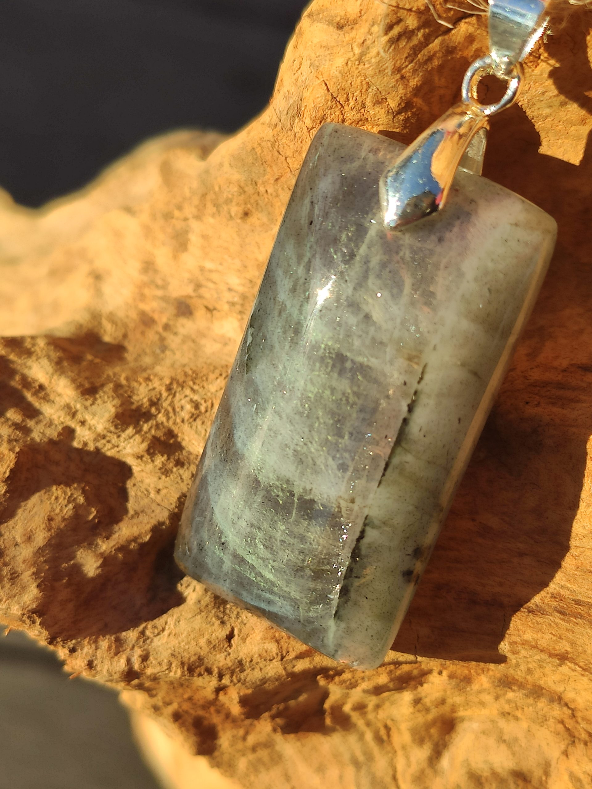 Fontenilles, Toulouse, L'Isle jourdain, Gers, Haute Garonne, souffle zen, bijoux zen, création personnalisée, Bague, Boucle d'oreille, Bracelet, Talisman, Collier, Suspension énergétique, Pendentif, Pierre fine, Pierre naturelle, Création énergétique, Marseille, Lille, Nantes, Bordeaux, Lyon, Nice, Montpellier, Strasbourg, Paris