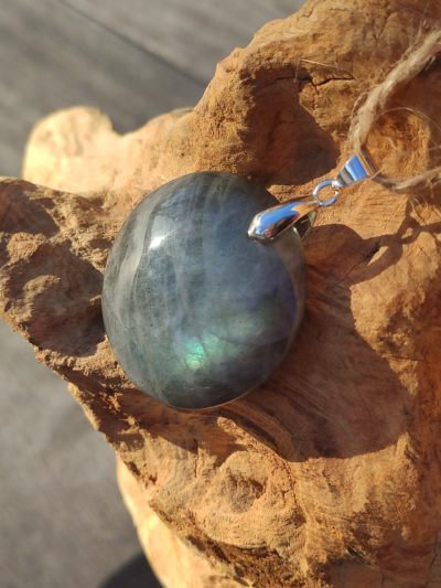 Fontenilles, Toulouse, L'Isle jourdain, Gers, Haute Garonne, souffle zen, bijoux zen, création personnalisée, Bague, Boucle d'oreille, Bracelet, Talisman, Collier, Suspension énergétique, Pendentif, Pierre fine, Pierre naturelle, Création énergétique, Marseille, Lille, Nantes, Bordeaux, Lyon, Nice, Montpellier, Strasbourg, Paris