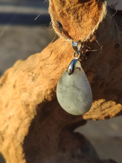 Fontenilles, Toulouse, L'Isle jourdain, Gers, Haute Garonne, souffle zen, bijoux zen, création personnalisée, Bague, Boucle d'oreille, Bracelet, Talisman, Collier, Suspension énergétique, Pendentif, Pierre fine, Pierre naturelle, Création énergétique, Marseille, Lille, Nantes, Bordeaux, Lyon, Nice, Montpellier, Strasbourg, Paris