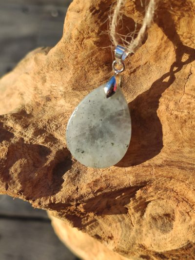 Fontenilles, Toulouse, L'Isle jourdain, Gers, Haute Garonne, souffle zen, bijoux zen, création personnalisée, Bague, Boucle d'oreille, Bracelet, Talisman, Collier, Suspension énergétique, Pendentif, Pierre fine, Pierre naturelle, Création énergétique, Marseille, Lille, Nantes, Bordeaux, Lyon, Nice, Montpellier, Strasbourg, Paris