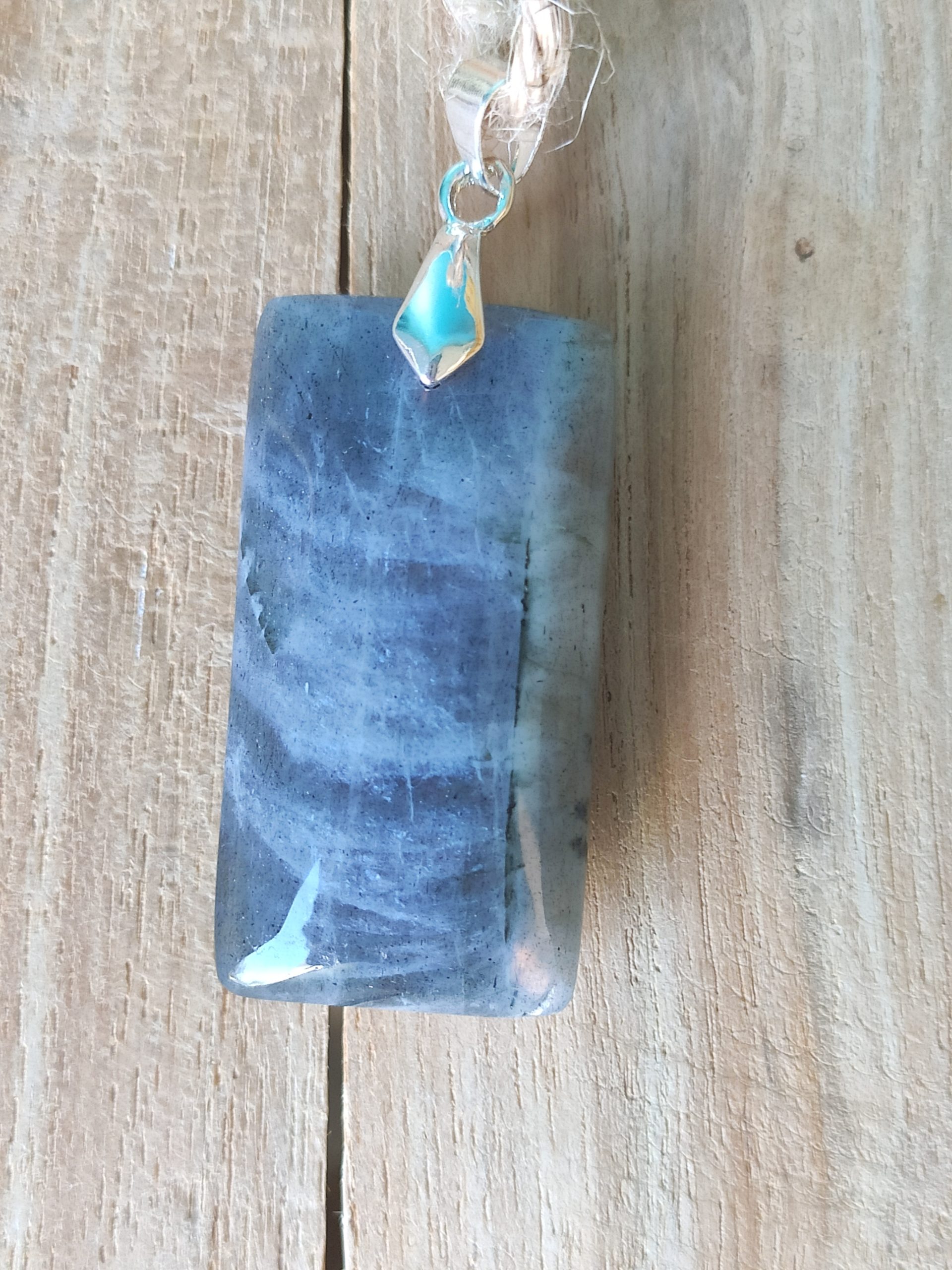 Fontenilles, Toulouse, L'Isle jourdain, Gers, Haute Garonne, souffle zen, bijoux zen, création personnalisée, Bague, Boucle d'oreille, Bracelet, Talisman, Collier, Suspension énergétique, Pendentif, Pierre fine, Pierre naturelle, Création énergétique, Marseille, Lille, Nantes, Bordeaux, Lyon, Nice, Montpellier, Strasbourg, Paris