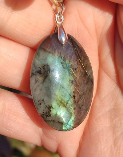 Fontenilles, Toulouse, L'Isle jourdain, Gers, Haute Garonne, souffle zen, bijoux zen, création personnalisée, Bague, Boucle d'oreille, Bracelet, Talisman, Collier, Suspension énergétique, Pendentif, Pierre fine, Pierre naturelle, Création énergétique, Marseille, Lille, Nantes, Bordeaux, Lyon, Nice, Montpellier, Strasbourg, Paris