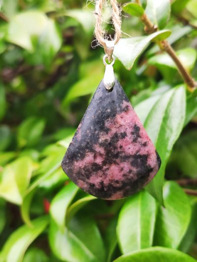 Fontenilles, Toulouse, L'Isle jourdain, Gers, Haute Garonne, souffle zen, bijoux zen, création personnalisée, Bague, Boucle d'oreille, Bracelet, Talisman, Collier, Suspension énergétique, Pendentif, Pierre fine, Pierre naturelle, Création énergétique, Marseille, Lille, Nantes, Bordeaux, Lyon, Nice, Montpellier, Strasbourg, Paris