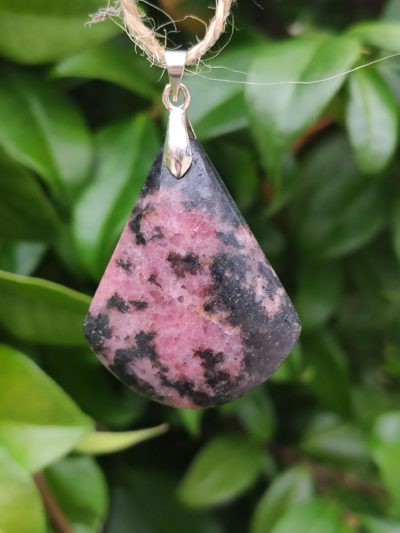 Fontenilles, Toulouse, L'Isle jourdain, Gers, Haute Garonne, souffle zen, bijoux zen, création personnalisée, Bague, Boucle d'oreille, Bracelet, Talisman, Collier, Suspension énergétique, Pendentif, Pierre fine, Pierre naturelle, Création énergétique, Marseille, Lille, Nantes, Bordeaux, Lyon, Nice, Montpellier, Strasbourg, Paris