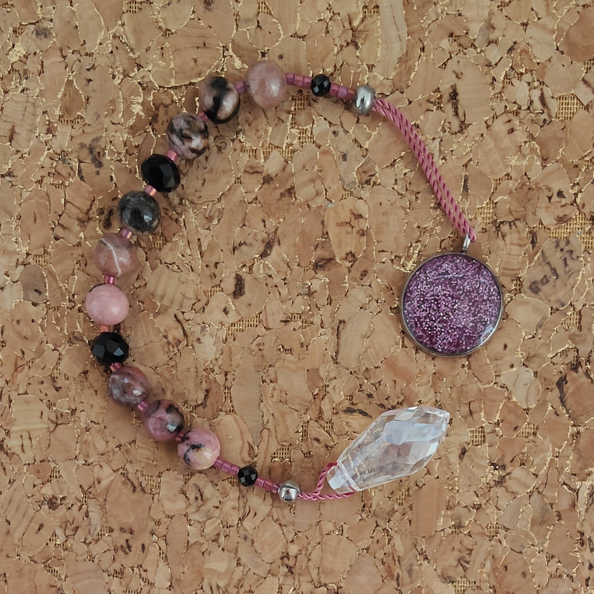 Fontenilles, Toulouse, L'Isle jourdain, Gers, Haute Garonne, souffle zen, bijoux zen, création personnalisée, Bague, Boucle d'oreille, Bracelet, Talisman, Collier, Suspension énergétique, Pendentif, Pierre fine, Pierre naturelle, Création énergétique, Marseille, Lille, Nantes, Bordeaux, Lyon, Nice, Montpellier, Strasbourg, Paris