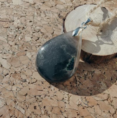 Fontenilles, Toulouse, L'Isle jourdain, Gers, Haute Garonne, souffle zen, bijoux zen, création personnalisée, Bague, Boucle d'oreille, Bracelet, Talisman, Collier, Suspension énergétique, Pendentif, Pierre fine, Pierre naturelle, Création énergétique, Marseille, Lille, Nantes, Bordeaux, Lyon, Nice, Montpellier, Strasbourg, Paris