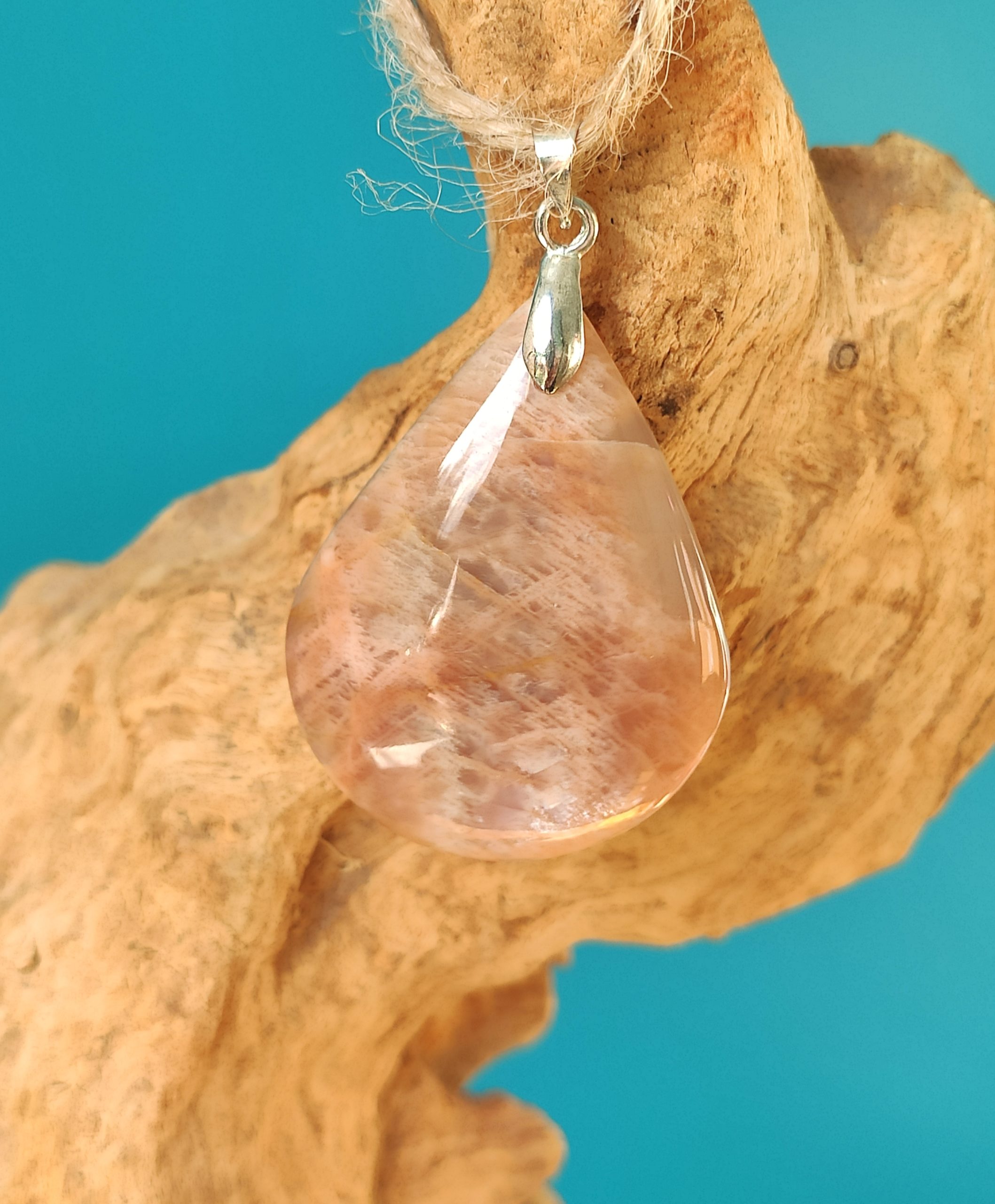 Fontenilles, Toulouse, L'Isle jourdain, Gers, Haute Garonne, souffle zen, bijoux zen, création personnalisée, Bague, Boucle d'oreille, Bracelet, Talisman, Collier, Suspension énergétique, Pendentif, Pierre fine, Pierre naturelle, Création énergétique, Marseille, Lille, Nantes, Bordeaux, Lyon, Nice, Montpellier, Strasbourg, Paris