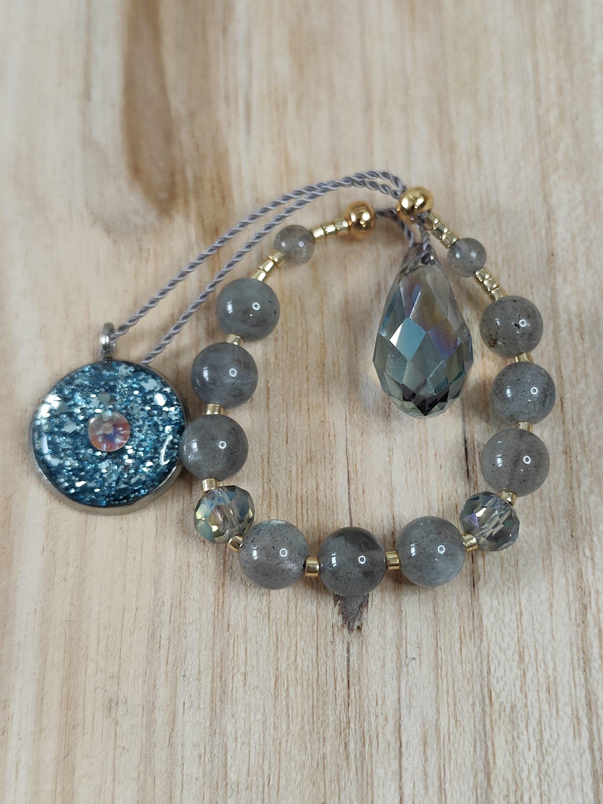 Fontenilles, Toulouse, L'Isle jourdain, Gers, Haute Garonne, souffle zen, bijoux zen, création personnalisée, Bague, Boucle d'oreille, Bracelet, Talisman, Collier, Suspension énergétique, Pendentif, Pierre fine, Pierre naturelle, Création énergétique, Marseille, Lille, Nantes, Bordeaux, Lyon, Nice, Montpellier, Strasbourg, Paris