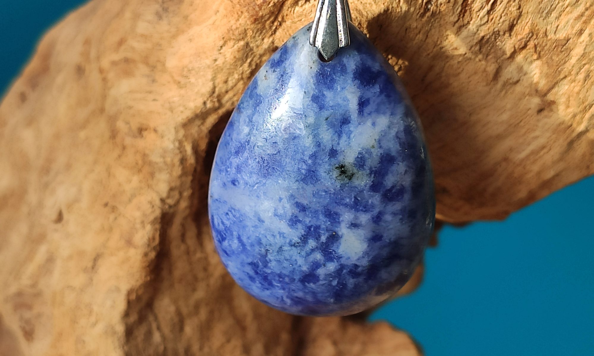 Sodalite Goutte
