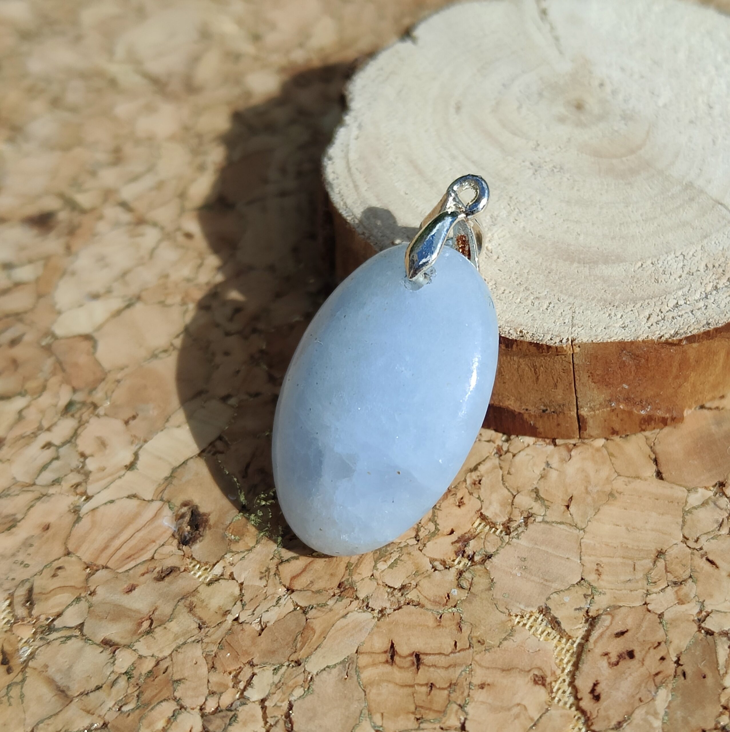 Fontenilles, Toulouse, L'Isle jourdain, Gers, Haute Garonne, souffle zen, bijoux zen, création personnalisée, Bague, Boucle d'oreille, Bracelet, Talisman, Collier, Suspension énergétique, Pendentif, Pierre fine, Pierre naturelle, Création énergétique, Marseille, Lille, Nantes, Bordeaux, Lyon, Nice, Montpellier, Strasbourg, Paris