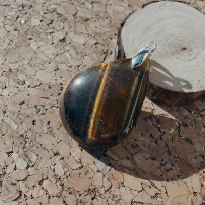 Pendentif en Œil de Tigre Goutte
