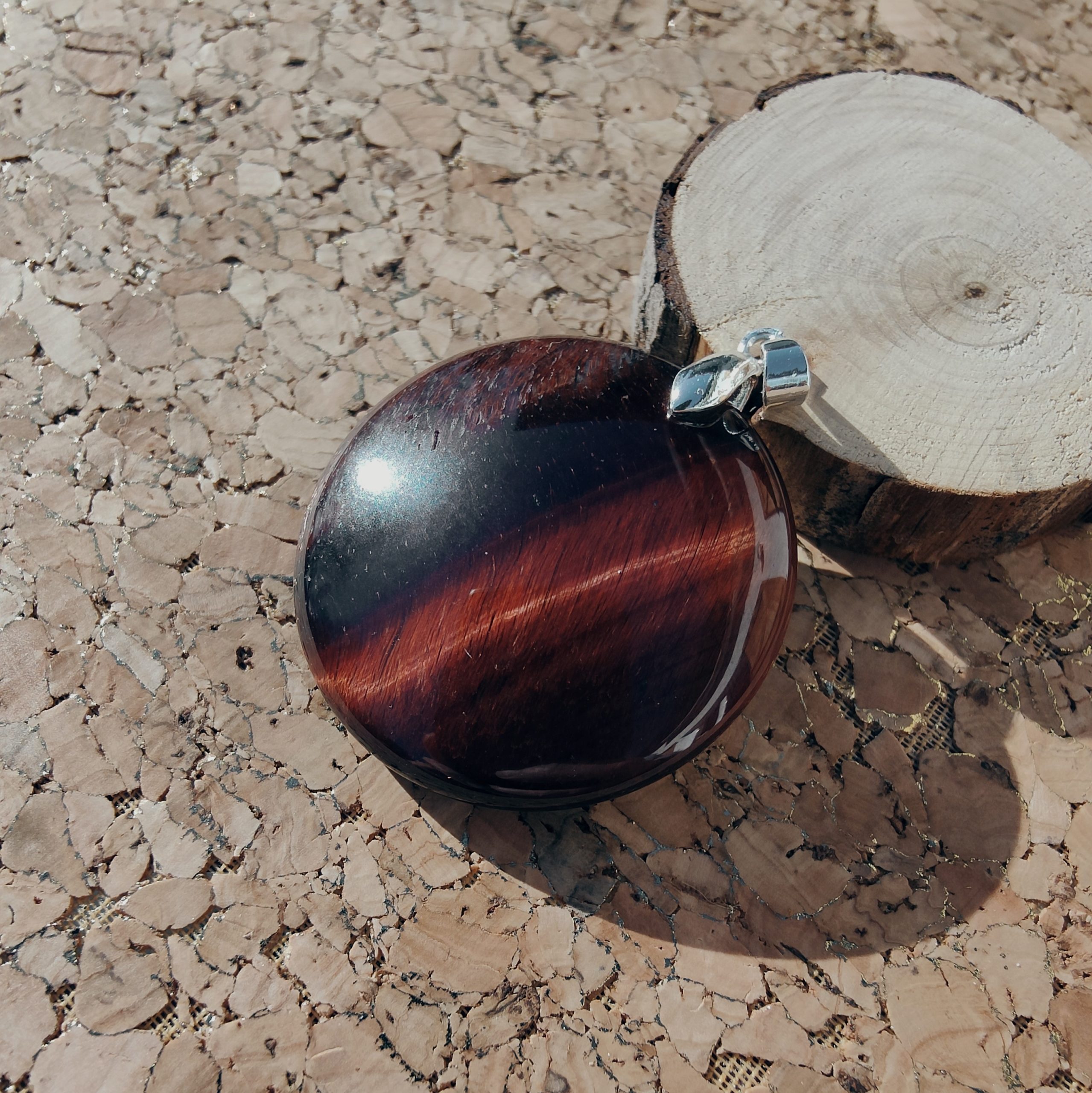 Fontenilles, Toulouse, L'Isle jourdain, Gers, Haute Garonne, souffle zen, bijoux zen, création personnalisée, Bague, Boucle d'oreille, Bracelet, Talisman, Collier, Suspension énergétique, Pendentif, Pierre fine, Pierre naturelle, Création énergétique, Marseille, Lille, Nantes, Bordeaux, Lyon, Nice, Montpellier, Strasbourg, Paris