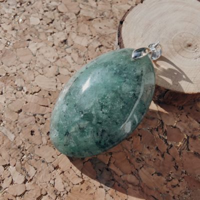 Pendentif en Fuschite Ovale