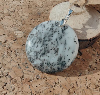 Fontenilles, Toulouse, L'Isle jourdain, Gers, Haute Garonne, souffle zen, bijoux zen, création personnalisée, Bague, Boucle d'oreille, Bracelet, Talisman, Collier, Suspension énergétique, Pendentif, Pierre fine, Pierre naturelle, Création énergétique, Marseille, Lille, Nantes, Bordeaux, Lyon, Nice, Montpellier, Strasbourg, Paris