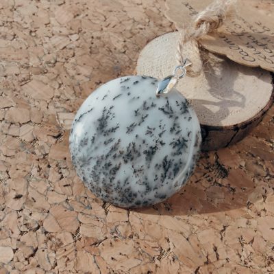 Fontenilles, Toulouse, L'Isle jourdain, Gers, Haute Garonne, souffle zen, bijoux zen, création personnalisée, Bague, Boucle d'oreille, Bracelet, Talisman, Collier, Suspension énergétique, Pendentif, Pierre fine, Pierre naturelle, Création énergétique, Marseille, Lille, Nantes, Bordeaux, Lyon, Nice, Montpellier, Strasbourg, Paris