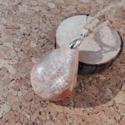 Pendentif en Pierre de Soleil Goutte