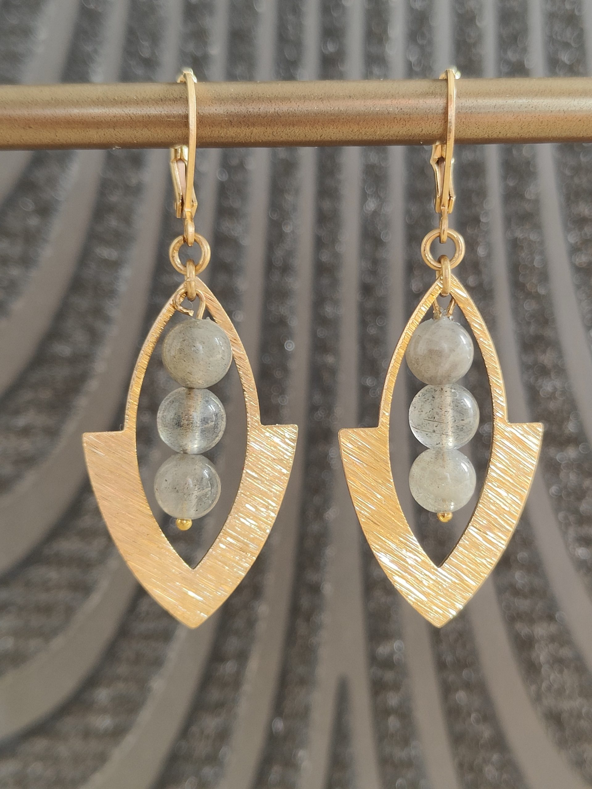 Fontenilles, Toulouse, L'Isle jourdain, Gers, Haute Garonne, souffle zen, bijoux zen, création personnalisée, Bague, Boucle d'oreille, Bracelet, Talisman, Collier, Suspension énergétique, Pendentif, Pierre fine, Pierre naturelle, Création énergétique, Marseille, Lille, Nantes, Bordeaux, Lyon, Nice, Montpellier, Strasbourg, Paris