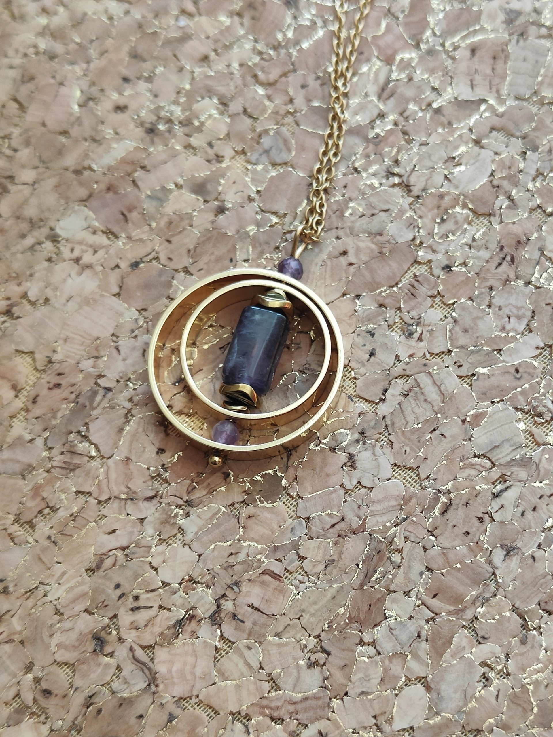 Fontenilles, Toulouse, L'Isle jourdain, Gers, Haute Garonne, souffle zen, bijoux zen, création personnalisée, Bague, Boucle d'oreille, Bracelet, Talisman, Collier, Suspension énergétique, Pendentif, Pierre fine, Pierre naturelle, Création énergétique, Marseille, Lille, Nantes, Bordeaux, Lyon, Nice, Montpellier, Strasbourg, Paris
