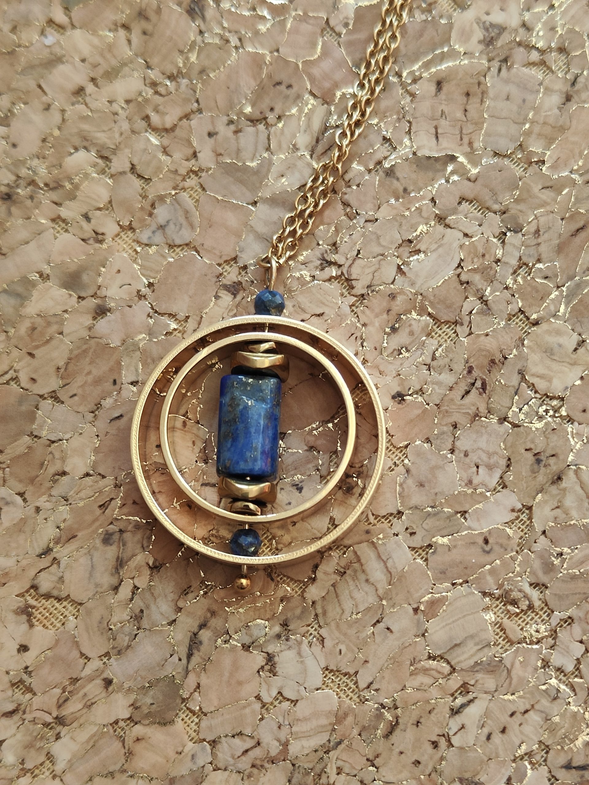 Fontenilles, Toulouse, L'Isle jourdain, Gers, Haute Garonne, souffle zen, bijoux zen, création personnalisée, Bague, Boucle d'oreille, Bracelet, Talisman, Collier, Suspension énergétique, Pendentif, Pierre fine, Pierre naturelle, Création énergétique, Marseille, Lille, Nantes, Bordeaux, Lyon, Nice, Montpellier, Strasbourg, Paris