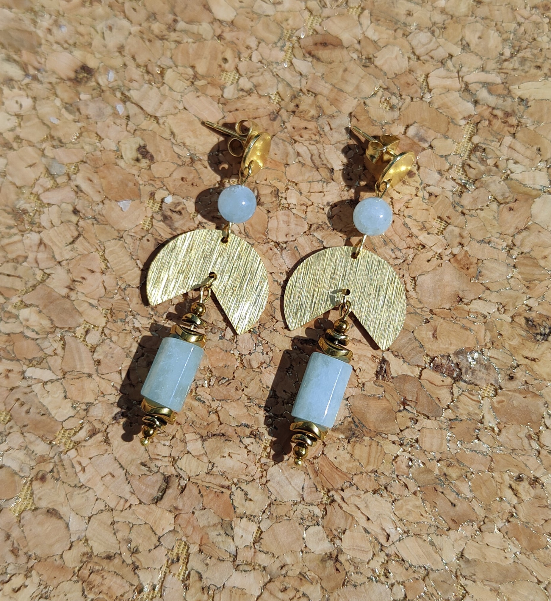 Fontenilles, Toulouse, L'Isle jourdain, Gers, Haute Garonne, souffle zen, bijoux zen, création personnalisée, Bague, Boucle d'oreille, Bracelet, Talisman, Collier, Suspension énergétique, Pendentif, Pierre fine, Pierre naturelle, Création énergétique, Marseille, Lille, Nantes, Bordeaux, Lyon, Nice, Montpellier, Strasbourg, Paris