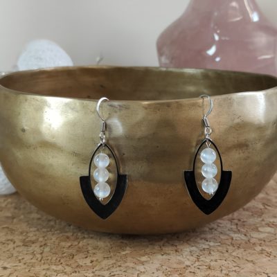 Fontenilles, Toulouse, L'Isle jourdain, Gers, Haute Garonne, souffle zen, bijoux zen, création personnalisée, Bague, Boucle d'oreille, Bracelet, Talisman, Collier, Suspension énergétique, Pendentif, Pierre fine, Pierre naturelle, Création énergétique, Marseille, Lille, Nantes, Bordeaux, Lyon, Nice, Montpellier, Strasbourg, Paris