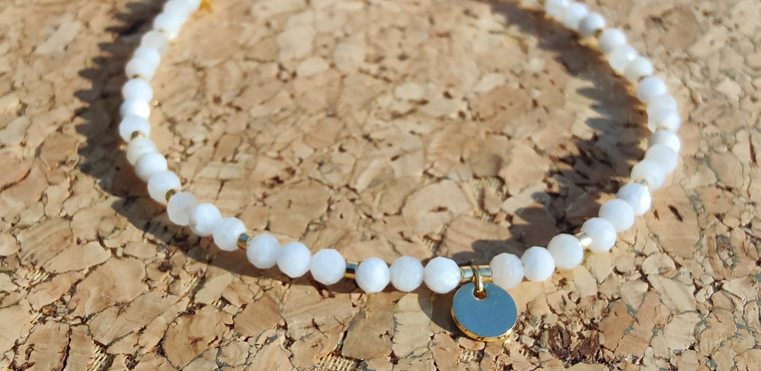 Fontenilles, Toulouse, L'Isle jourdain, Gers, Haute Garonne, souffle zen, bijoux zen, création personnalisée, Bague, Boucle d'oreille, Bracelet, Talisman, Collier, Suspension énergétique, Pendentif, Pierre fine, Pierre naturelle, Création énergétique, Marseille, Lille, Nantes, Bordeaux, Lyon, Nice, Montpellier, Strasbourg, Paris