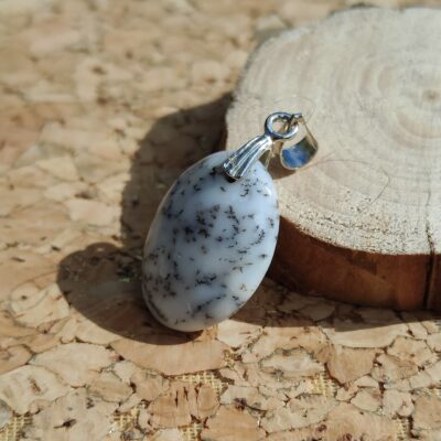 Fontenilles, Toulouse, L'Isle jourdain, Gers, Haute Garonne, souffle zen, bijoux zen, création personnalisée, Bague, Boucle d'oreille, Bracelet, Talisman, Collier, Suspension énergétique, Pendentif, Pierre fine, Pierre naturelle, Création énergétique, Marseille, Lille, Nantes, Bordeaux, Lyon, Nice, Montpellier, Strasbourg, Paris